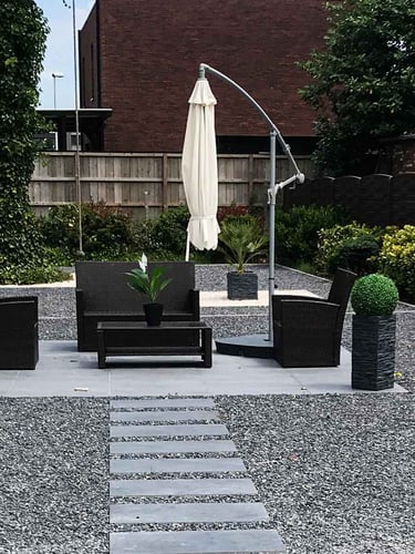 Ardenner split grijs 8 - 16mm aangelegde tuin