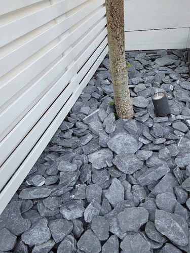 Canadian Slate Breuksteen zwart 60 - 180mm (6 - 18cm) aangelegd