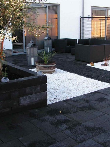 Crystal White split aangelegde siertuin