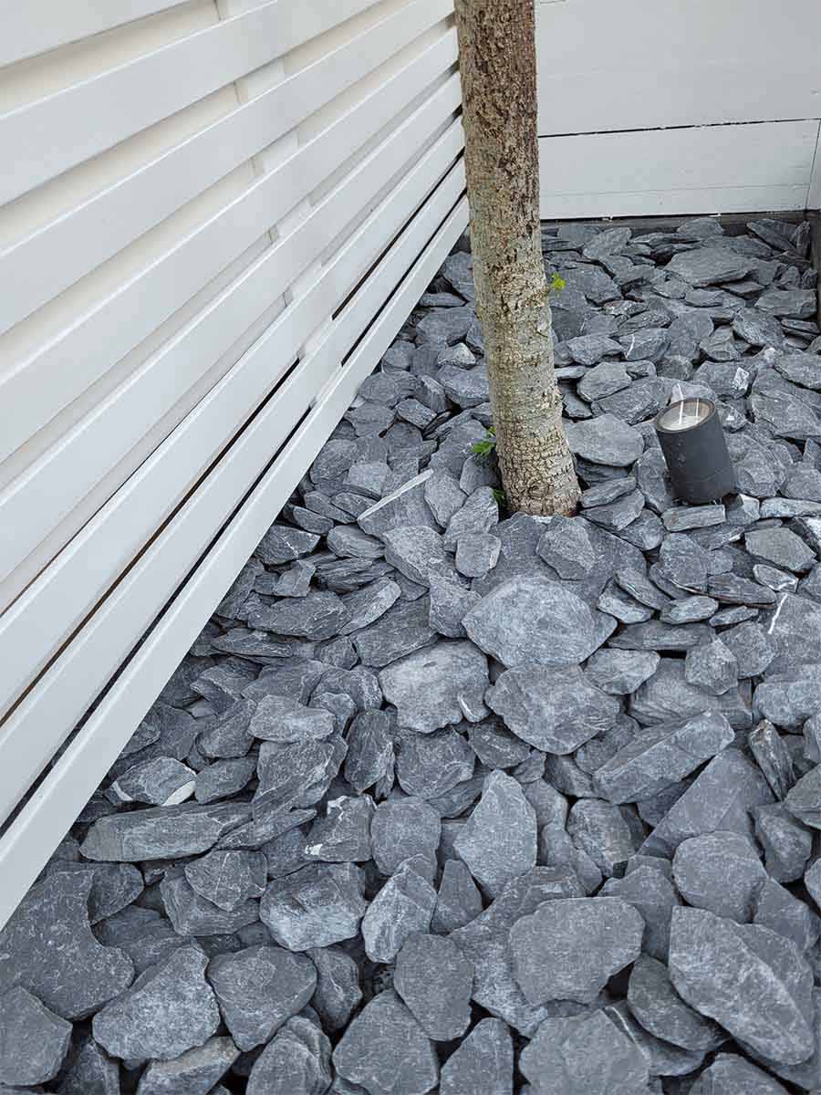 Canadian Slate Breuksteen zwart 60 - 180mm (6 - 18cm) aangelegd
