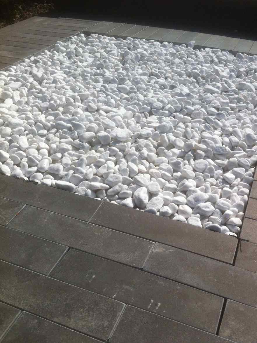 Carrara grind 25 - 40mm aangelegd