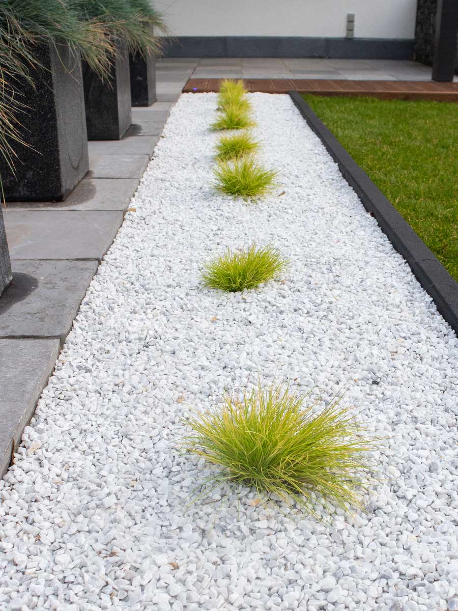 Crystal White split aangelegde tuin