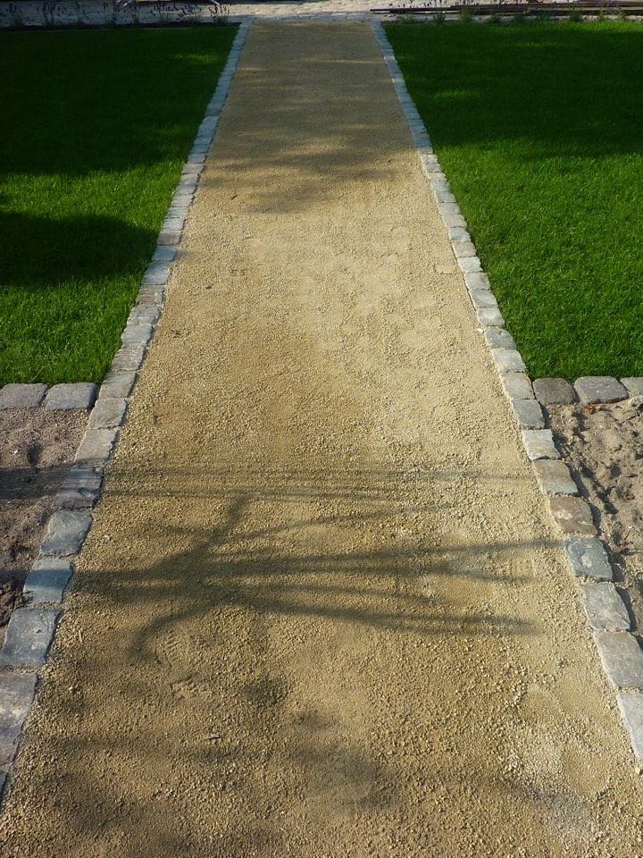 Dolomiet aangelegde tuin