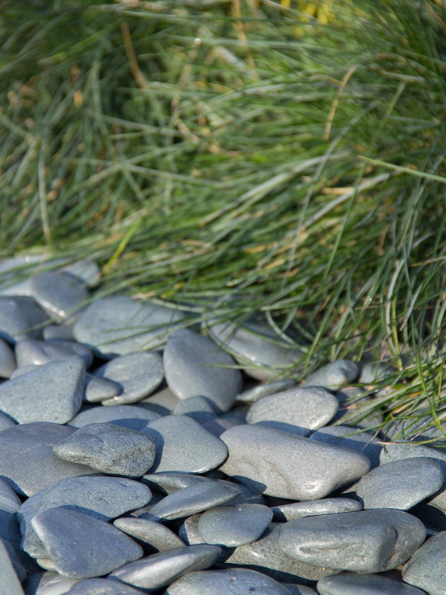 Flat Pebbles groen 30 - 60mm (3 - 6cm) aangelegd