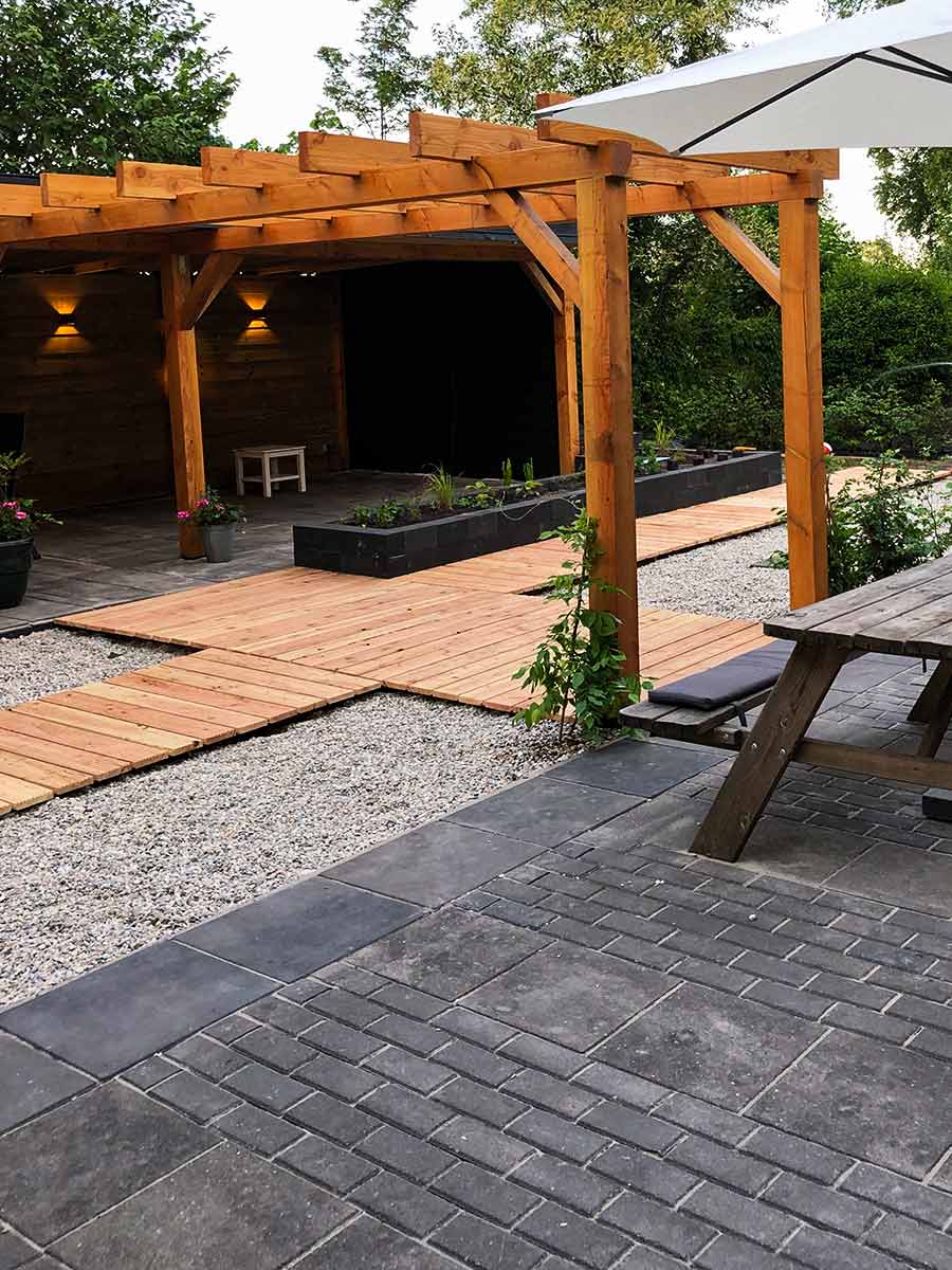Witte grind 8 - 16mm aangelegde tuin