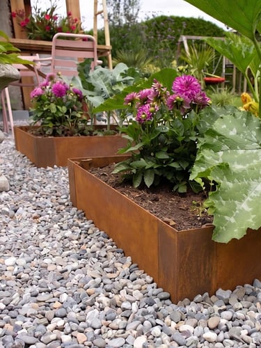 Multi-Edge ADVANCE Corten staal Borderbak aangelegd