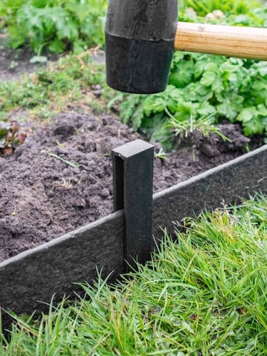 Multi-Edge ECO paaltjes zwart bevestiging via voorzijde, extra gladde overgang tussen 2 afboordingsdelen