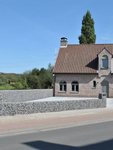 Schanskorf 100x100x20cm aangelegd