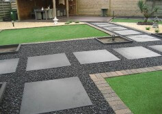 Basalt split met bestrating Basalt split met bestrating