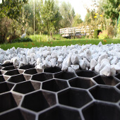 Tuinpad met Eurogravel grindplaten Tuinpad met Eurogravel grindplaten