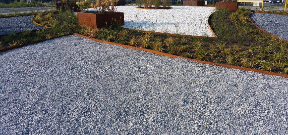 Tuinafboording Multi-Edge Metal Corten aangelegd